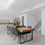 Mariposa Villa