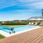 Mariposa Villa