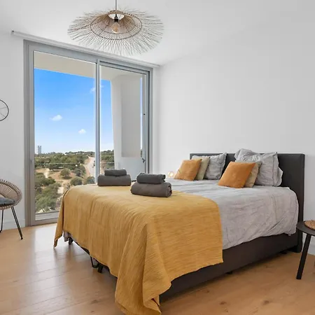 Mariposa Villa *